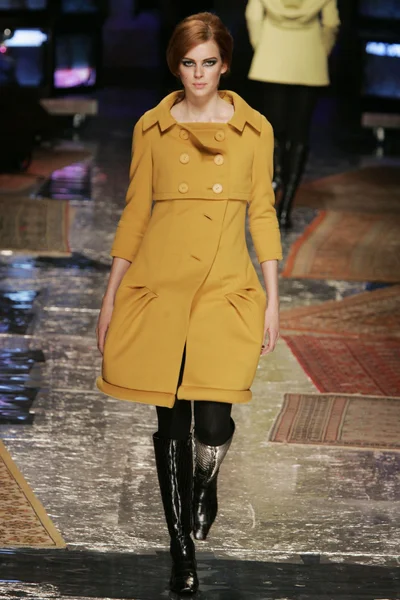 Look 17